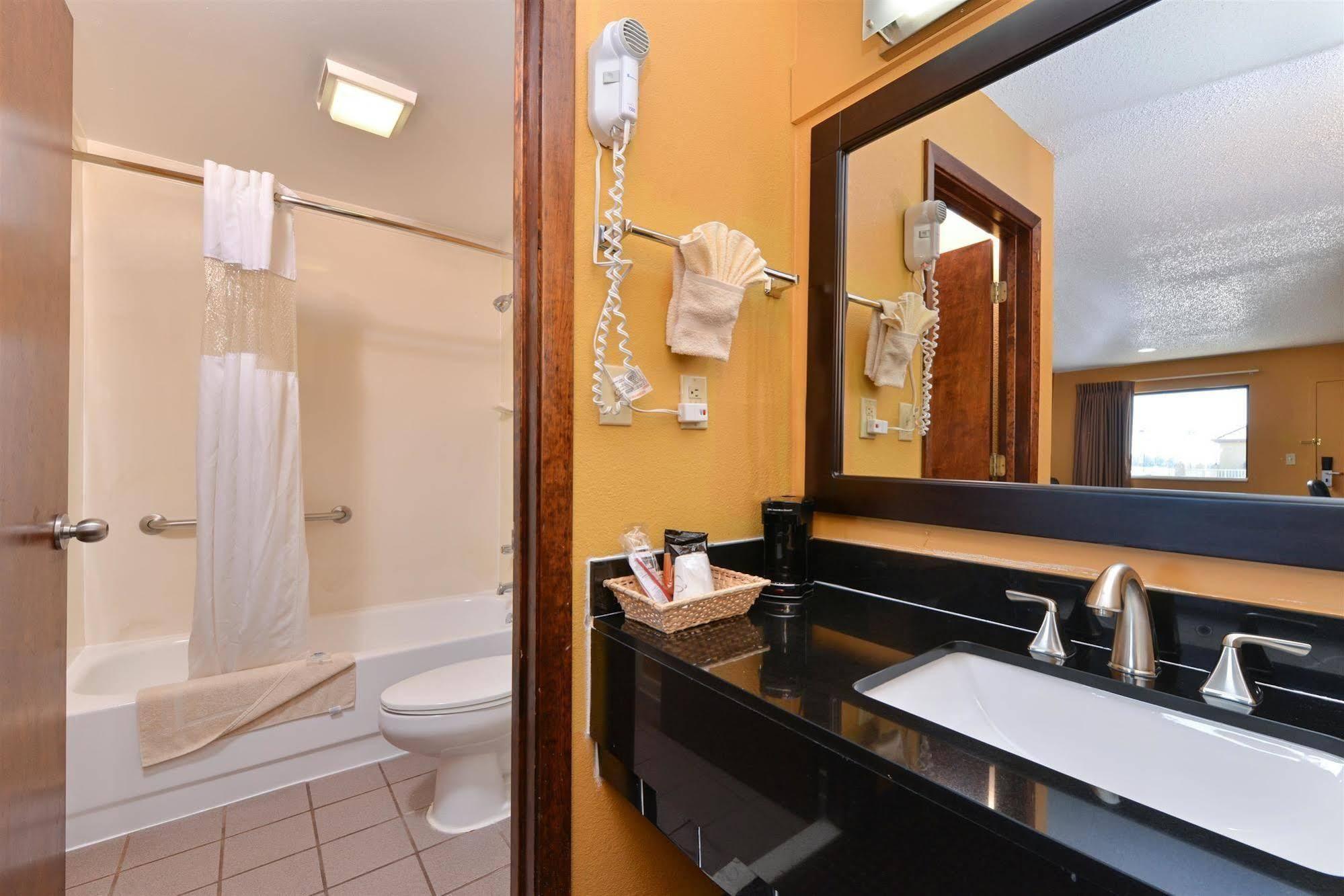 Americas Best Value Inn Byram Eksteriør billede